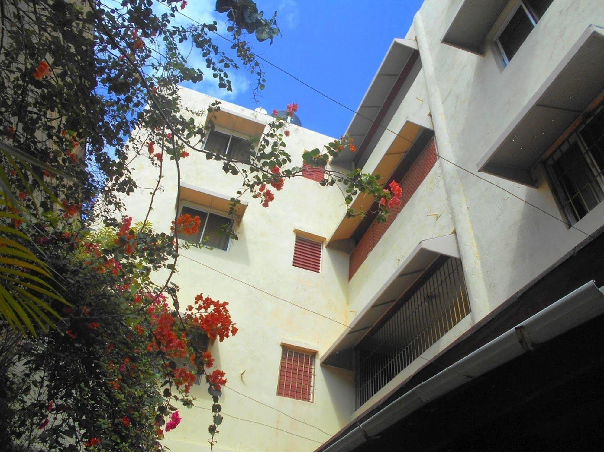 Hostal Condo-Parque Santo Domingo Buitenkant foto