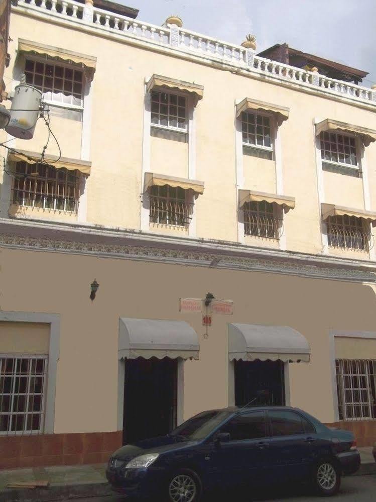 Hostal Condo-Parque Santo Domingo Buitenkant foto