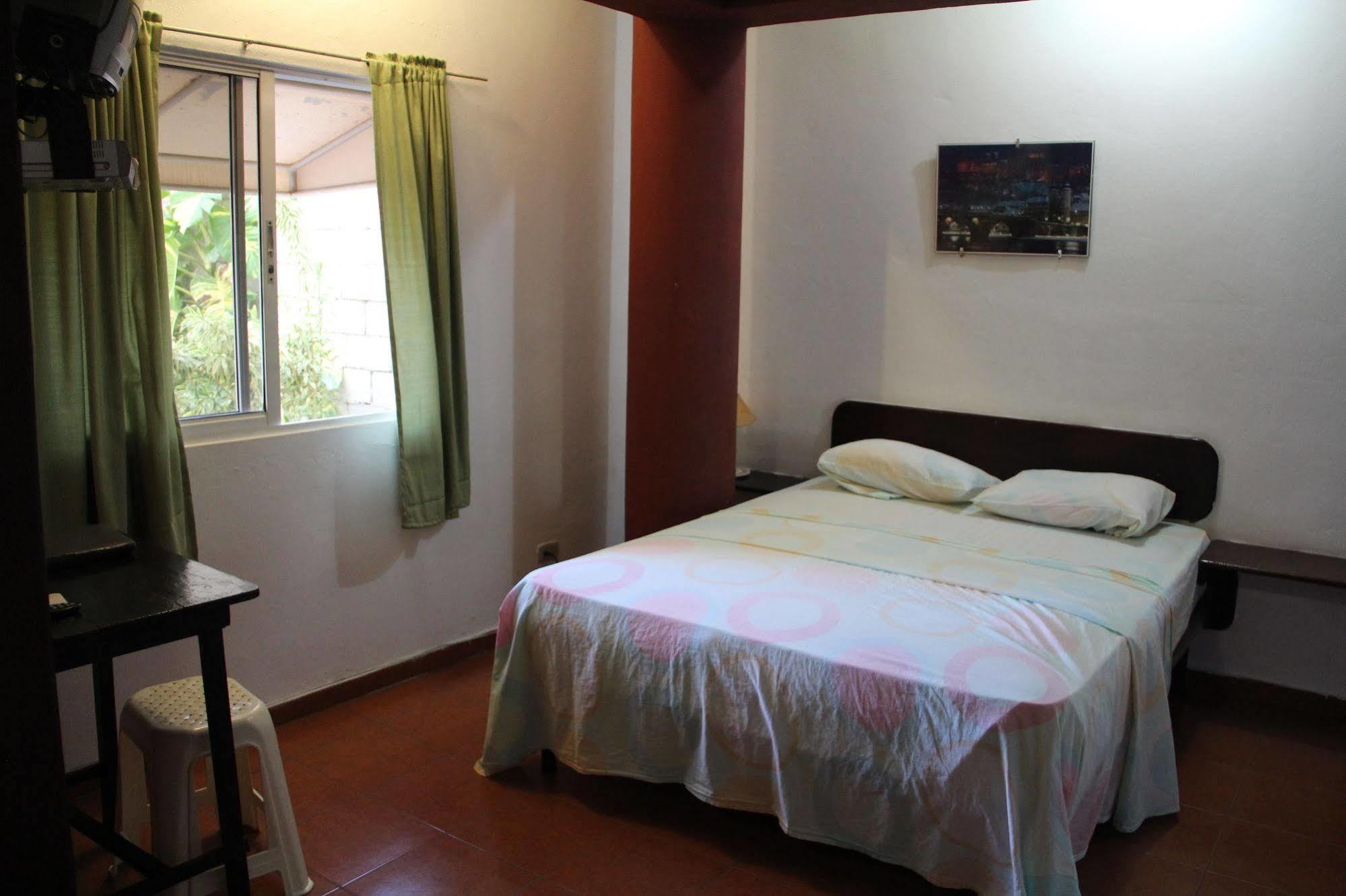Hostal Condo-Parque Santo Domingo Buitenkant foto